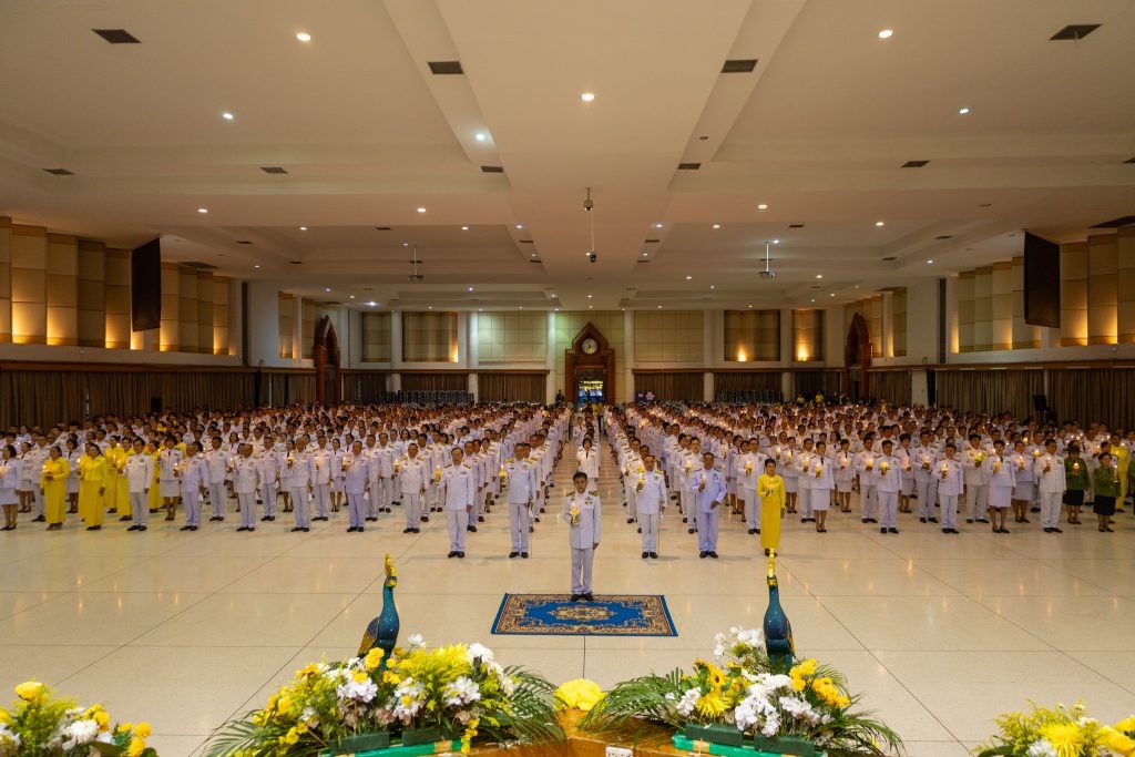 ด้วยพระบารมีจึงมีราชภัฏ พิธีจุดเทียนถวายพระพรชัยมงคล เนื่องในโอกาสวันเฉลิมพระชนมพรรษา พระบาทสมเด็จพระเจ้าอยู่หัว 28 กรกฎาคม 2567 ณ หอประชุมศรีวชิรโชติ มหาวิทยาลัยราชภัฏพิบูลสงคราม