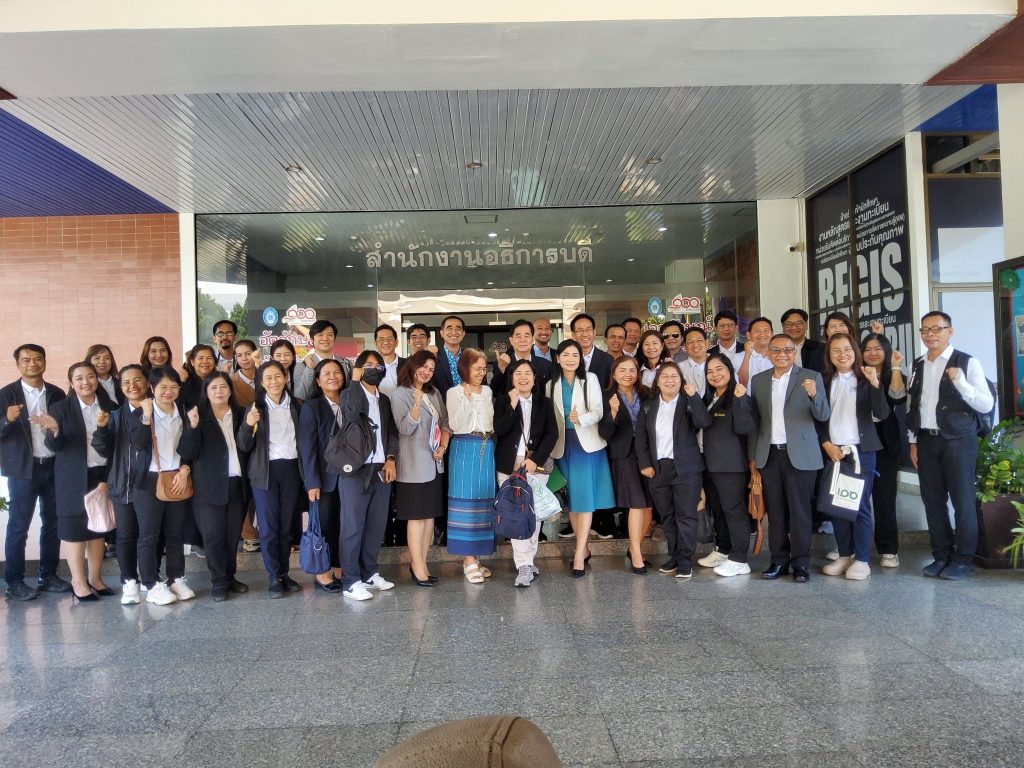 คณะผู้บริหารและเจ้าหน้าที่เข้าร่วมกิจกรรมสร้างเครือข่ายสถาบันอุดมศึกษาในเขตภาคใต้ โดยได้เข้าเยี่ยมชมศูนย์การเรียนรู้ด้านการจัดการสิ่งแวดล้อม ขยะ ของเสีย และพลังงานสู่ความยั่งยืนของมหาวิทยาลัยราชภัฏสงขลา รวมถึงศึกษาการบริหารงานของมหาวิทยาลัยเทคโนโลยีราชมงคลศรีวิชัย จังหวัดสงขลา