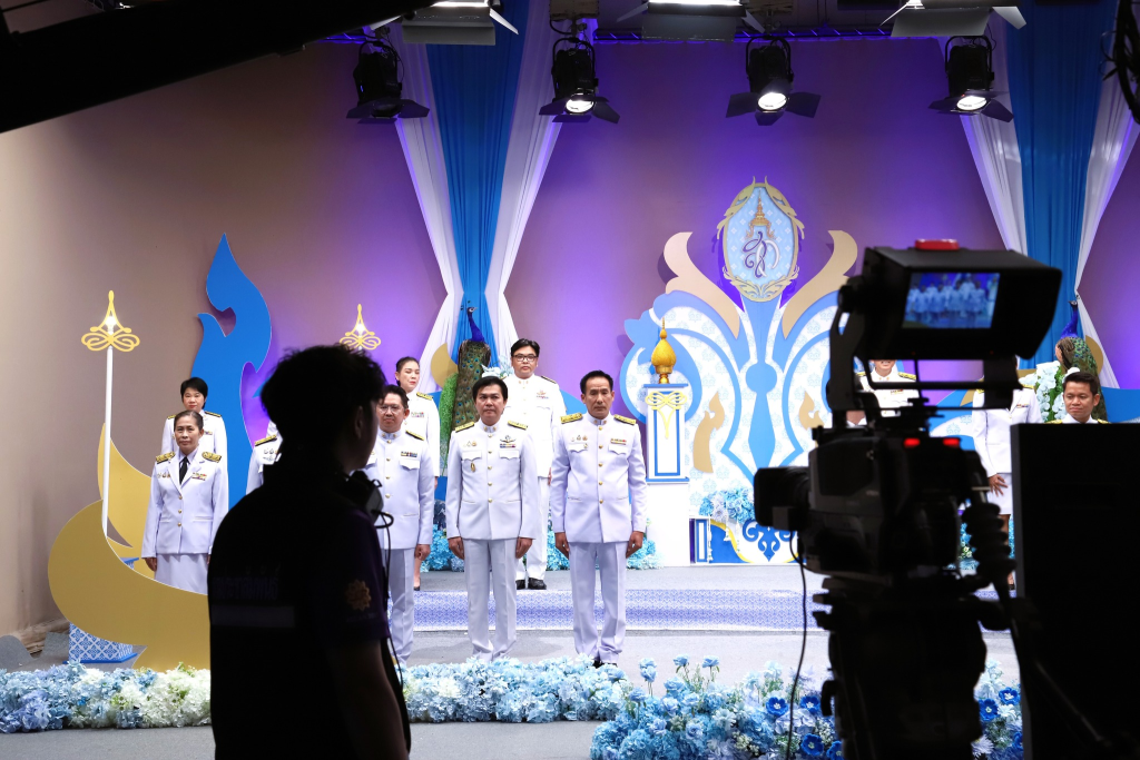 มหาวิทยาลัยราชภัฏพิบูลสงคราม นำโดย ผศ.ดร.ชุมพล เสมาขันธ์ อธิการบดี พร้อมด้วย คณะผู้บริหารฯ ร่วมบันทึกเทปโทรทัศน์ถวายพระพรชัยมงคล เนื่องในโอกาสวันเฉลิมพระชนมพรรษา สมเด็จพระนางเจ้าสิริกิติ์ พระบรมราชินีนาถ พระบรมราชชนนีพันปีหลวง (12 สิงหาคม 2568)