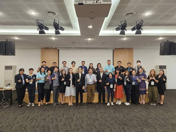 โครงการอบรมหลักสูตรการบริหารงานอุดมศึกษาสำหรับผู้บริหารระดับกลาง (สายวิชาการ) โดยกองบริหารงานบุคคล มุ่งที่จะเพิ่มพูนองค์ความรู้และทักษะที่จำเป็นในการบริหารงานให้แก่ผู้บริหารระดับกลางของมหาวิทยาลัยฯ