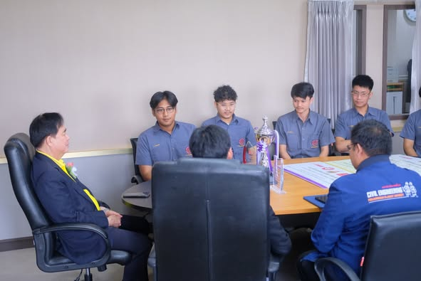 ชื่นชมนักศึกษาสาขาวิชาวิศวกรรมโยธา คณะเทคโนโลยีอุตสาหกรรม ที่สร้างชื่อเสียงและความภาคภูมิใจแก่มหาวิทยาลัย ในโอกาสได้รับรางวัลรองชนะเลิศอันดับที่ 2 การแข่งขันคอนกรีตมวลเบา ระดับอุดมศึกษา ครั้งที่ 18 ซึ่งเป็นเวทีการแข่งขันระดับประเทศ (8 ก.ย. 68)