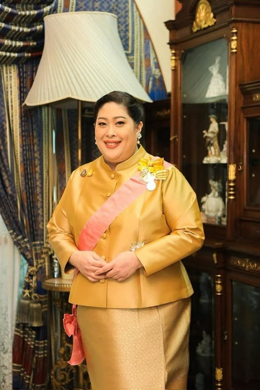พระเจ้าวรวงศ์เธอ พระองค์เจ้าสิริภาจุฑาภรณ์ ทรงโปรดประทานถ้วยรางวัลชนะเลิศ ประดับอักษรพระนาม ส.ภ. เป็นรางวัลอันทรงเกียรติในการประกวดผ้าสะสม เพื่ออนุรักษ์สืบสานมรดกภูมิปัญญาไทยตามพระราชปณิธานของสมเด็จพระนางเจ้าสิริกิติ์ พระบรมราชินีนาถ พระบรมราชชนนีพันปีหลวง