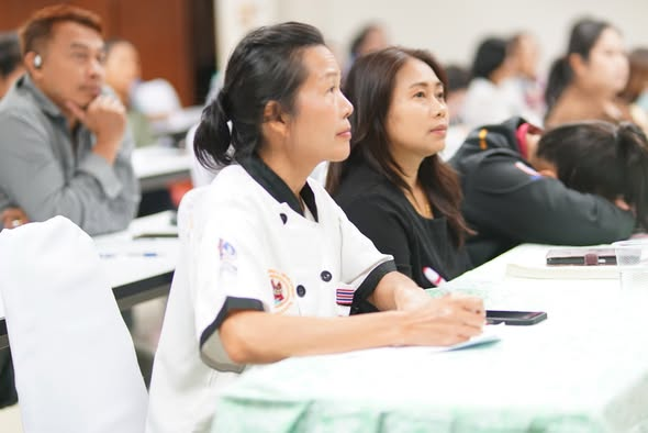 ยกระดับมาตรฐานสุขาภิบาลอาหาร เชฟมืออาชีพ ยกระดับมาตรฐานความปลอดภัยสู่สากลสู่ความปลอดภัยและความยั่งยืนของผู้บริโภค