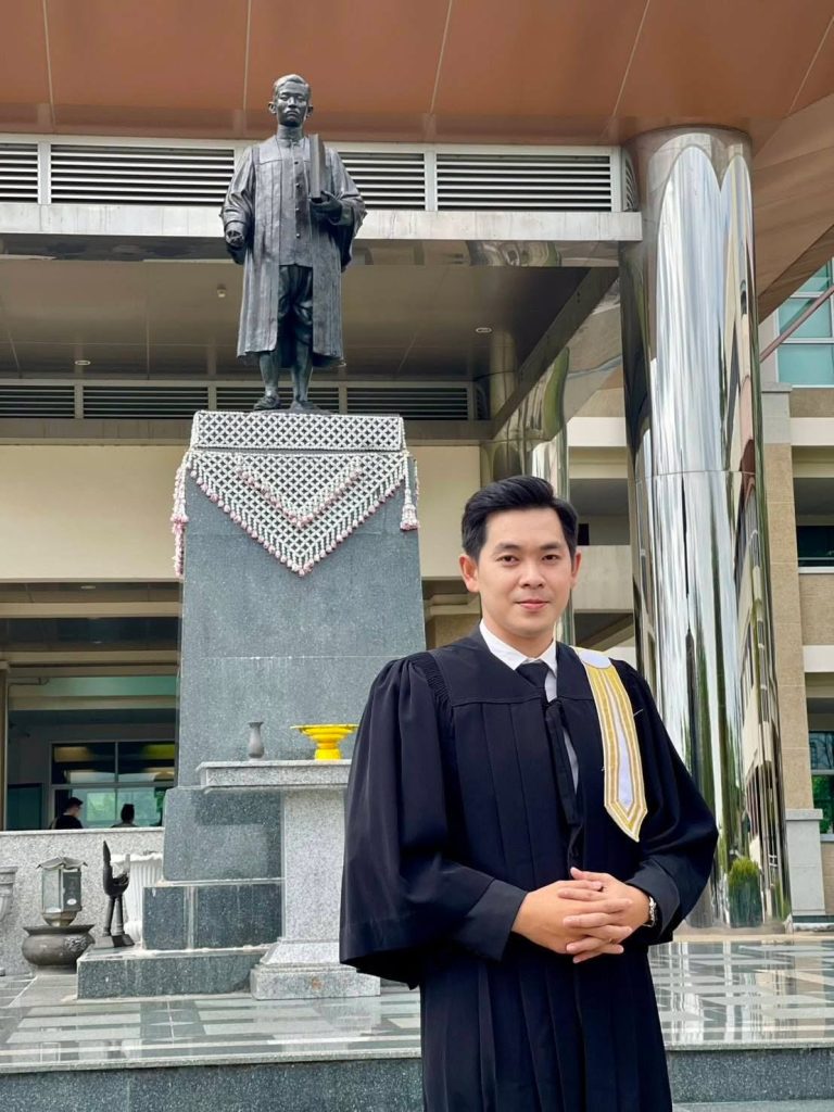 นายยุทธนา วงศ์สารสิน ศิษย์เก่าสาขาวิชานิติศาสตร์ คณะสังคมศาสตร์และการพัฒนาท้องถิ่น สู่ความสำเร็จบนเส้นทางวิชาชีพกฎหมาย